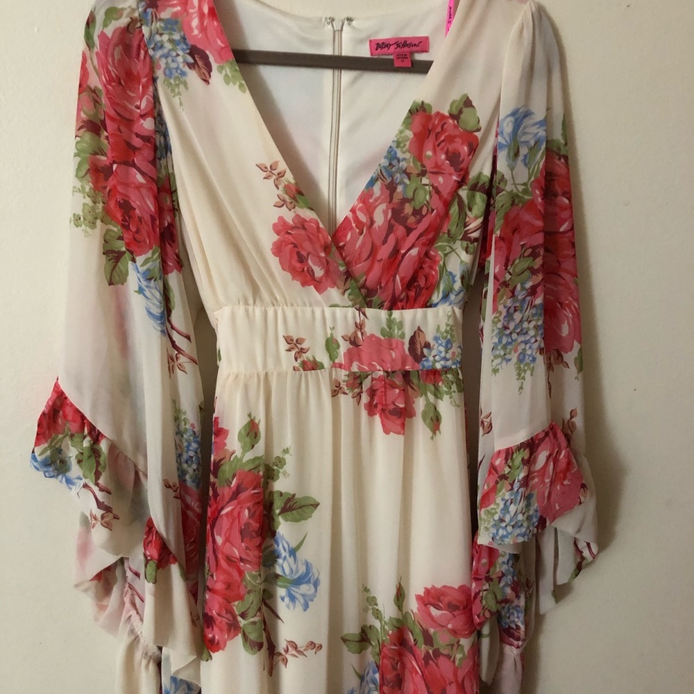 Beautiful Betsey Johnson flower dress. Bright/Bold
